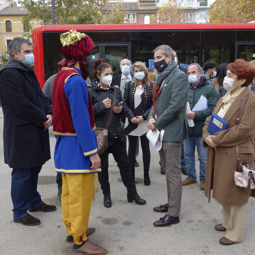 ©Ayto.Granada: El Ayuntamiento y Rober ponen en marcha la campaa solidaria Magic Bus adaptada a la pandemia